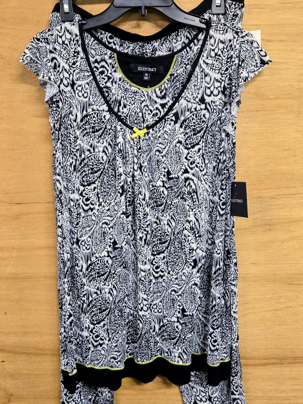 Ellen Tracy Black & White Paisley Short Sleeve Medium Top And Size Large Pants